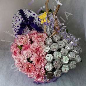 KOMPOZIM NE KUTI ME KARAFILA DHE COKOLLATA