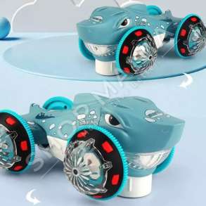 MAKINE-PESHKAQEN ME DRITA & MUZIKE +3VJEC "BATTERY OPERATED 360 DEGREE GEAR ROTATION UNIVERSAL STUNT SHARK RACING VEHICLE WITH LIGHT AND MUSIC" - YJ-3038