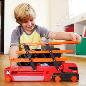 HOT WHEELS - TRANSPORTUES MEGA HAULER PER 50 MAKINA