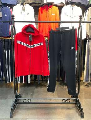 KOSTUM BLUZE ME KAPUC DHE TUTA "NIKE"