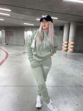 KOSTUM SPORTIV ME BLUZE DHE TUTA