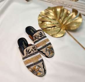 SHAPKA  "CHRISTIAN DIOR" CN-219